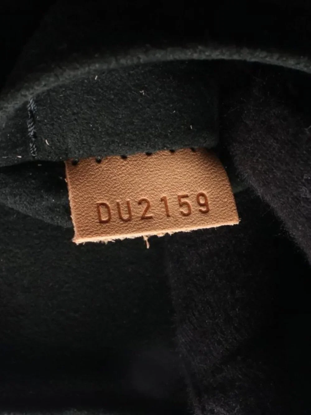 Louis Vuitton Handbag Duffle Canvas Leather - Picture 5 of 10